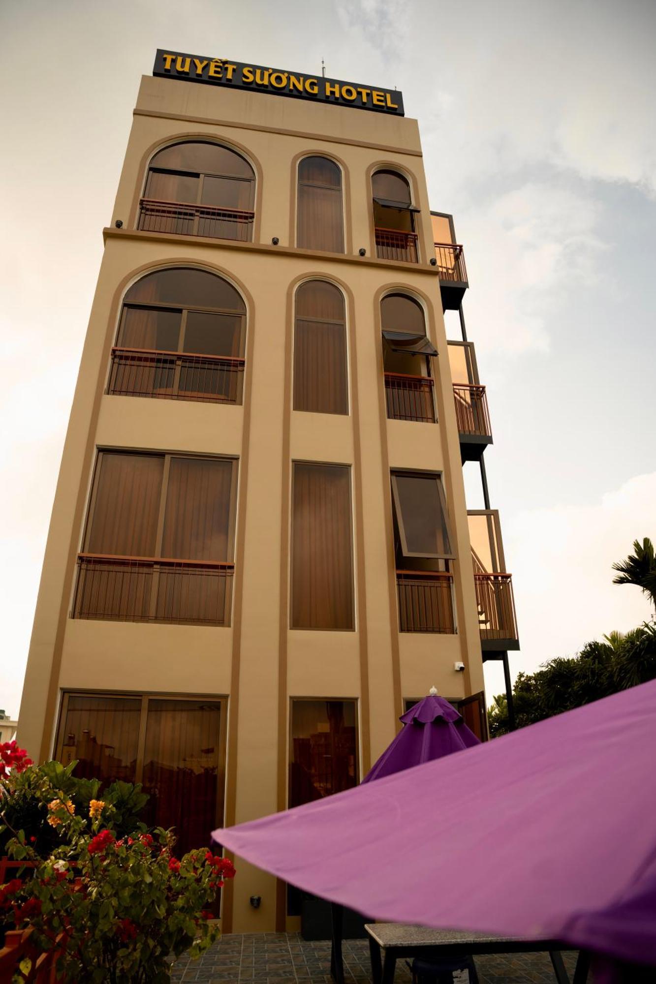 Tuyet Suong Hotel Quảng Ngãi Exteriör bild