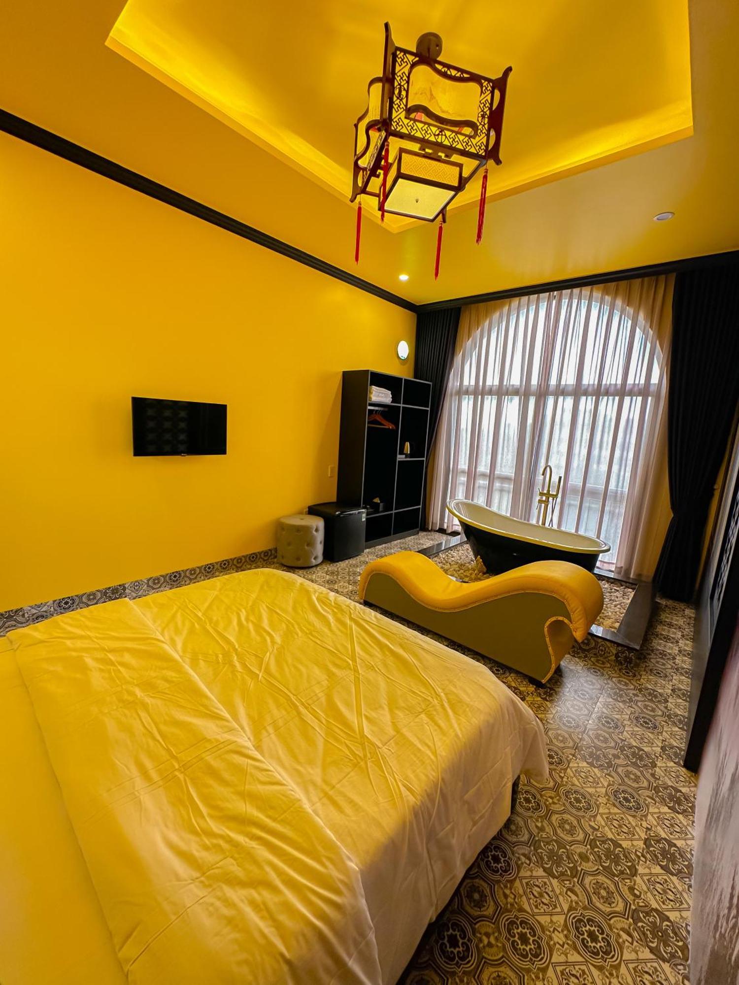Tuyet Suong Hotel Quảng Ngãi Exteriör bild