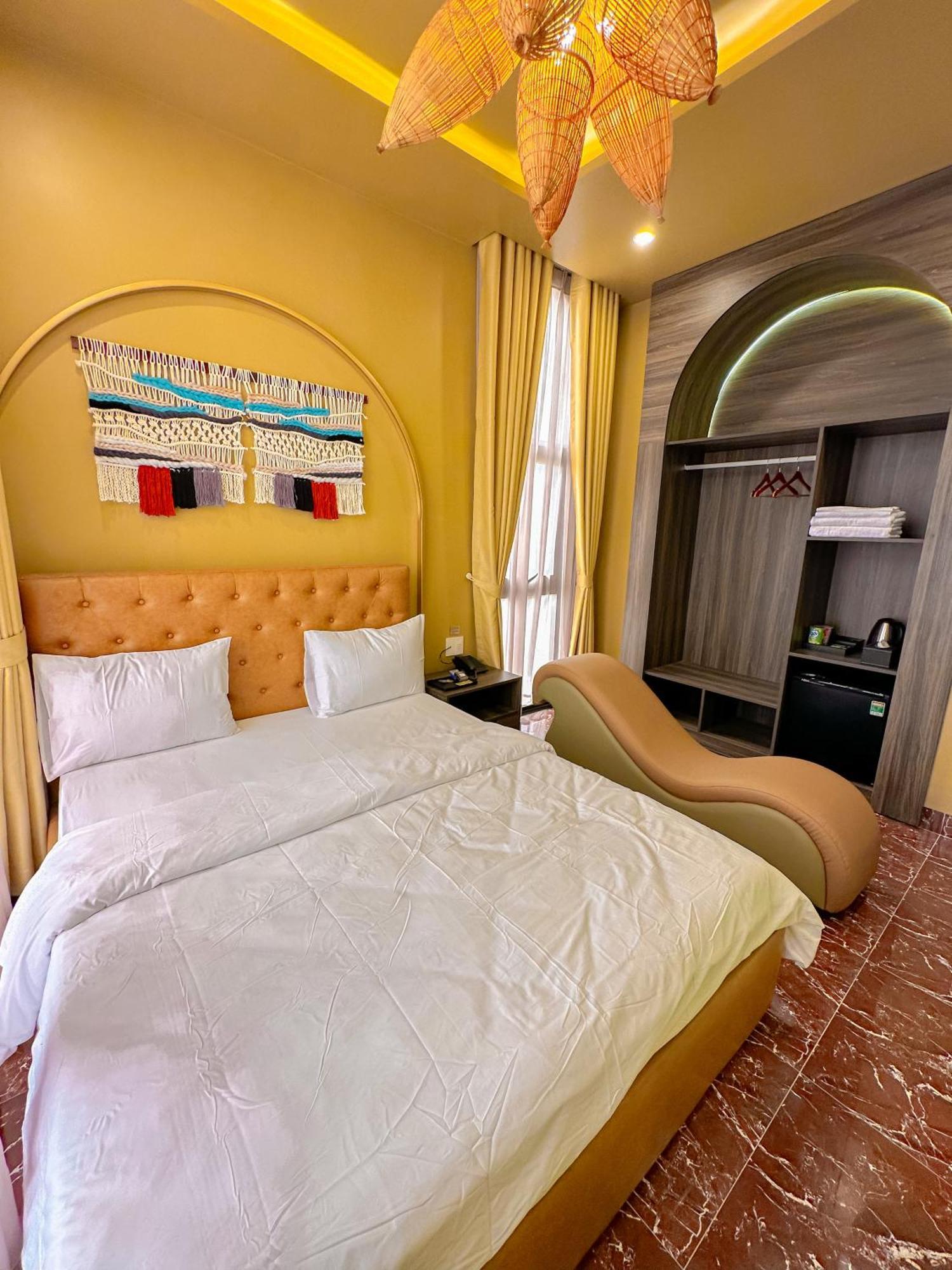 Tuyet Suong Hotel Quảng Ngãi Exteriör bild