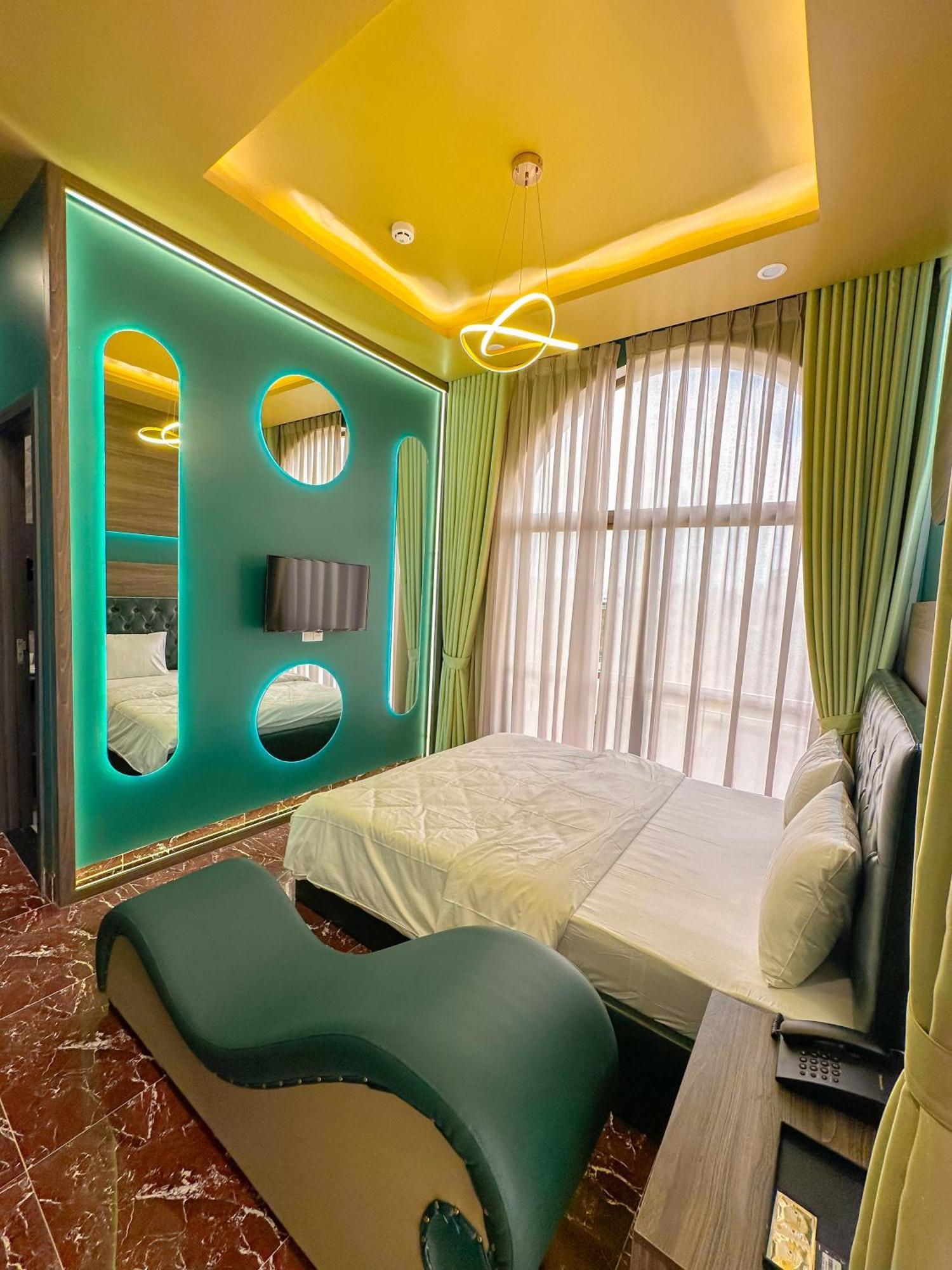 Tuyet Suong Hotel Quảng Ngãi Exteriör bild