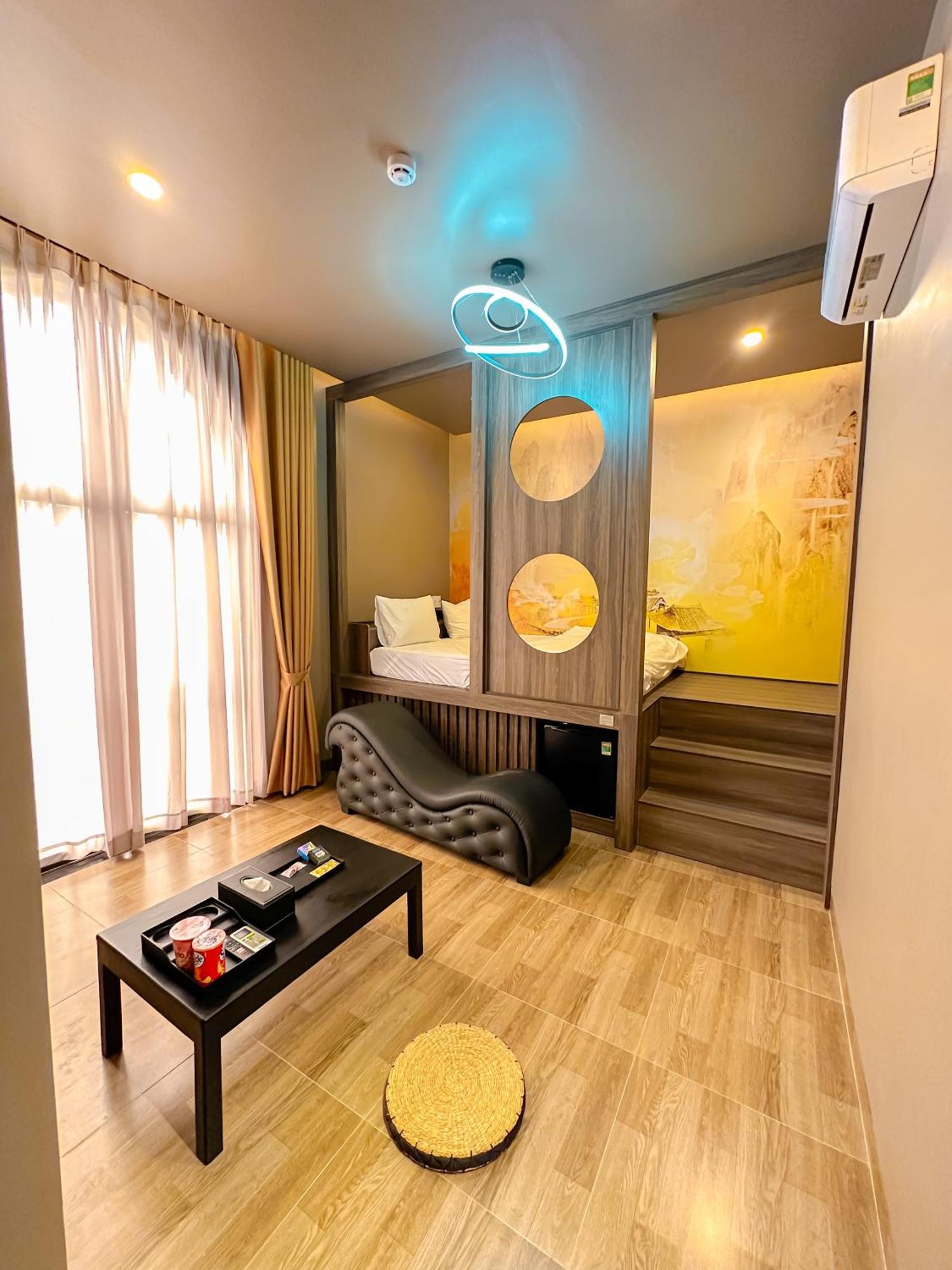 Tuyet Suong Hotel Quảng Ngãi Exteriör bild
